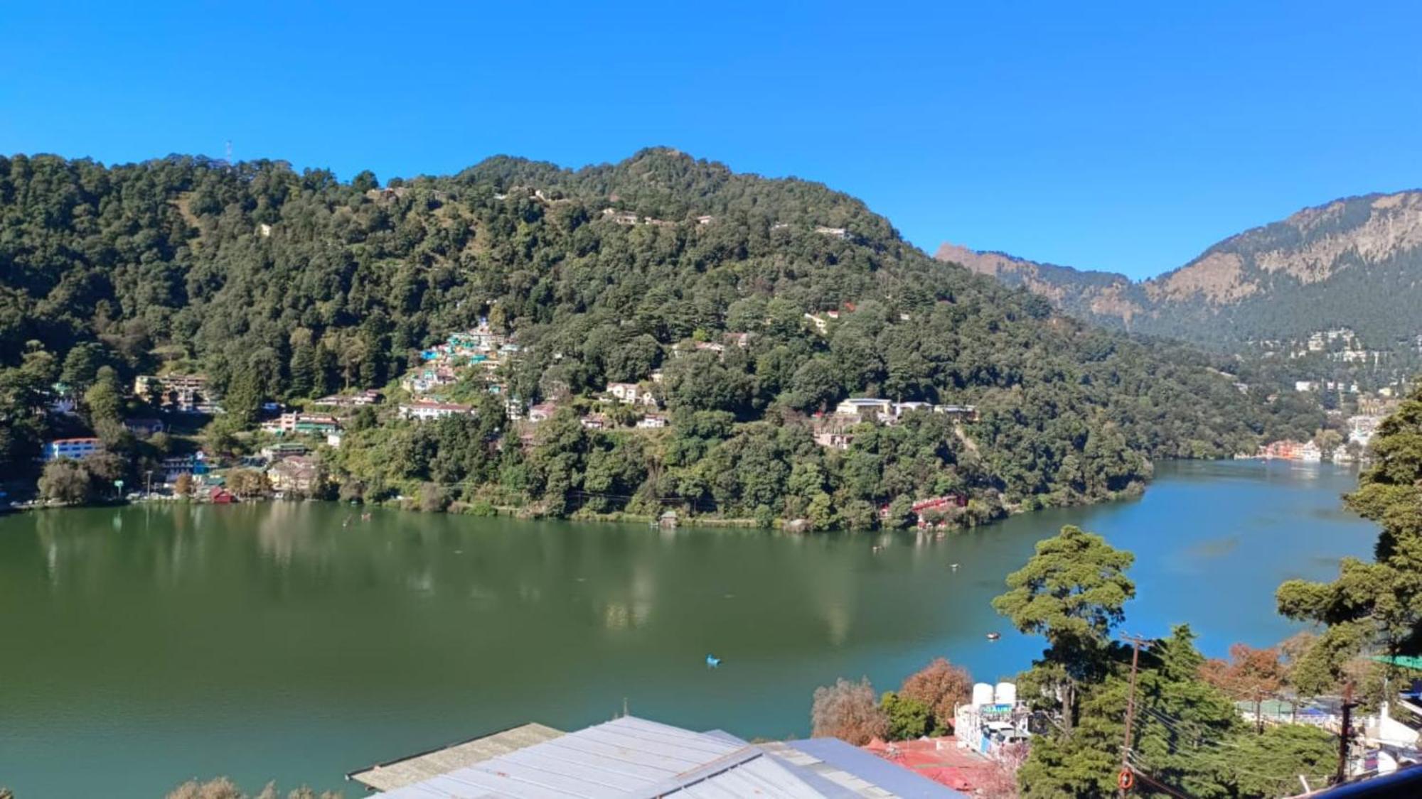 Goroomgo Chinar: Lakeside Retreat On Nainital's Mall Road 3*