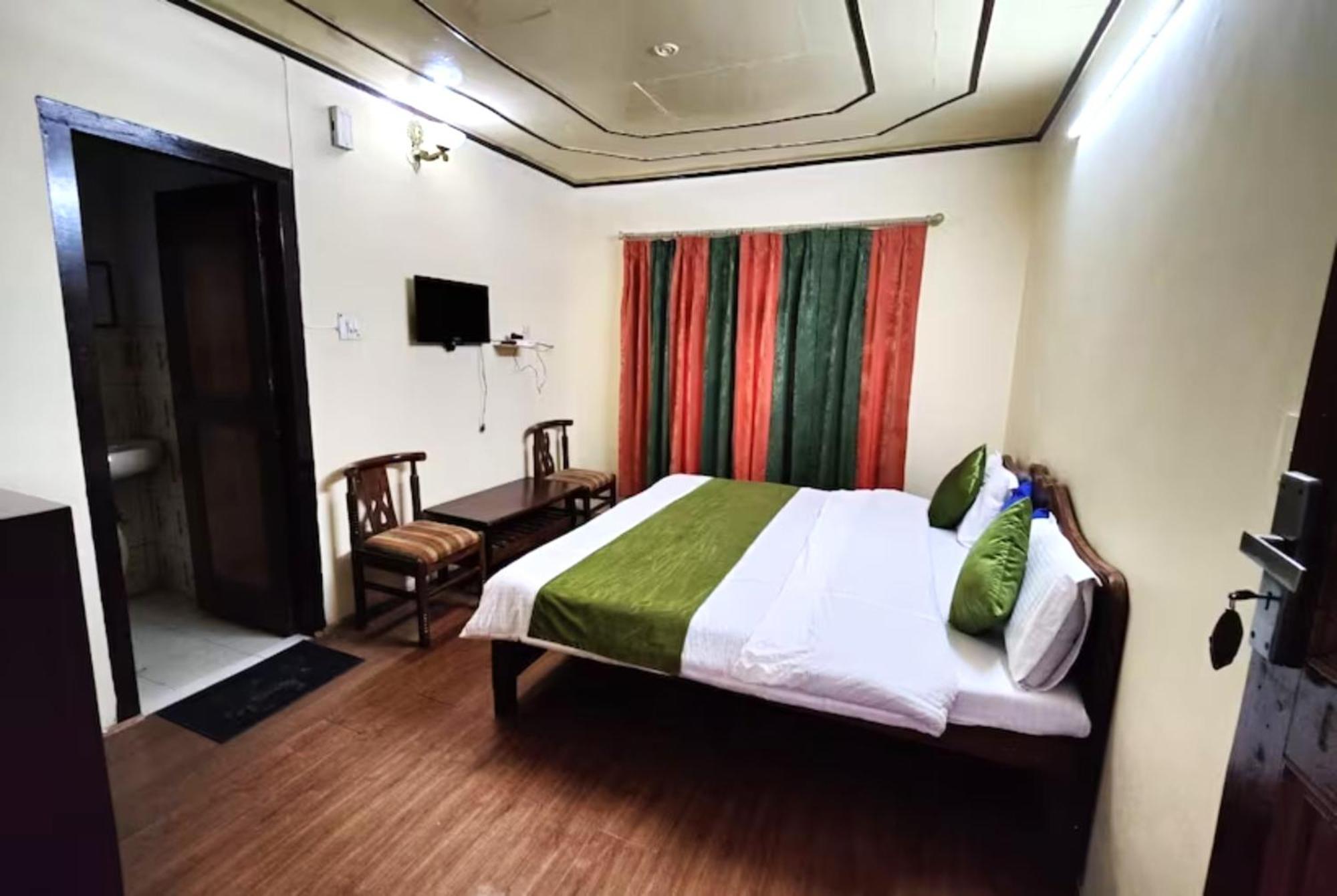 Goroomgo Chinar: Lakeside Retreat On Nainital's Mall Road Hotel 3*