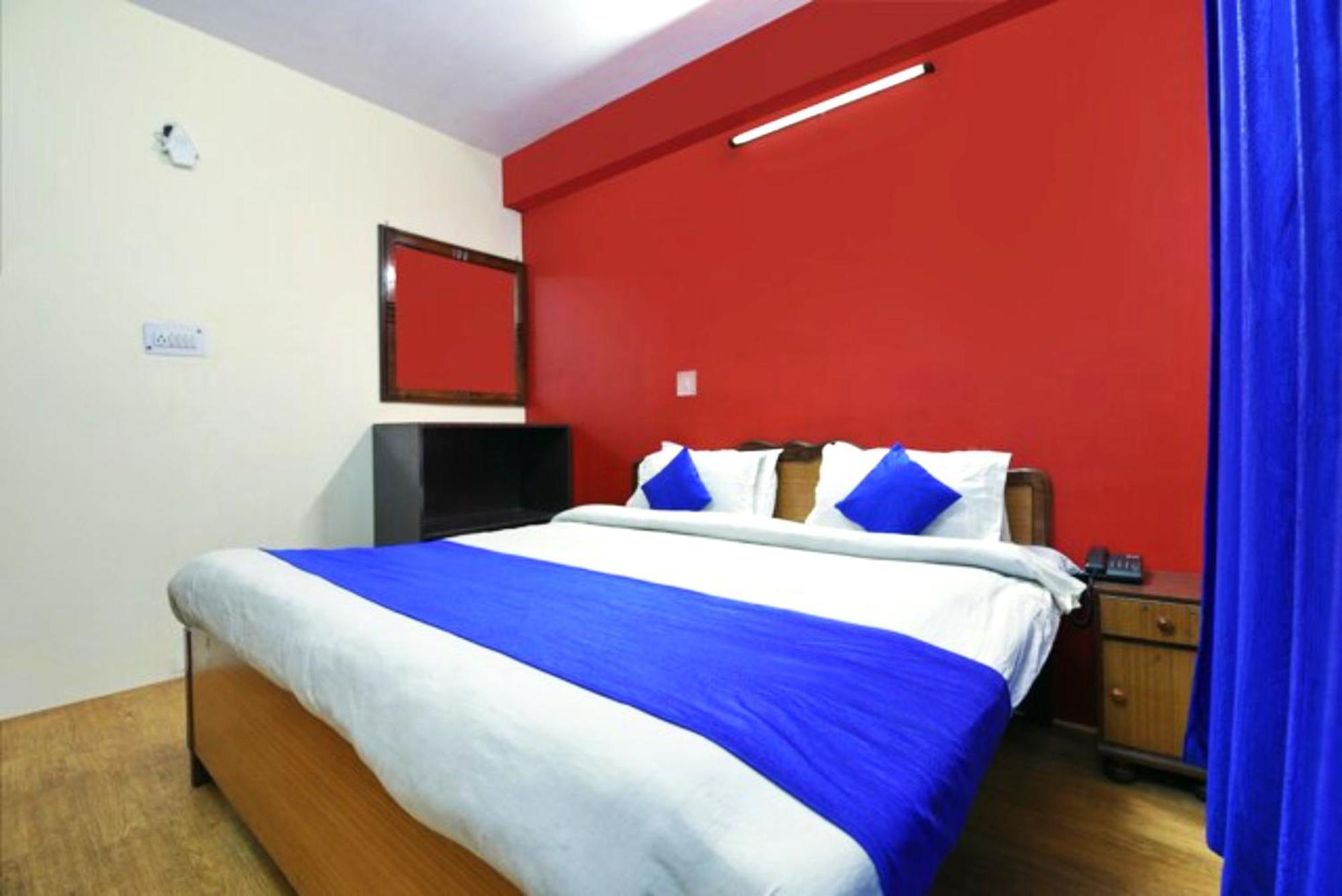 Goroomgo Chinar: Lakeside Retreat On Nainital's Mall Road Nainital