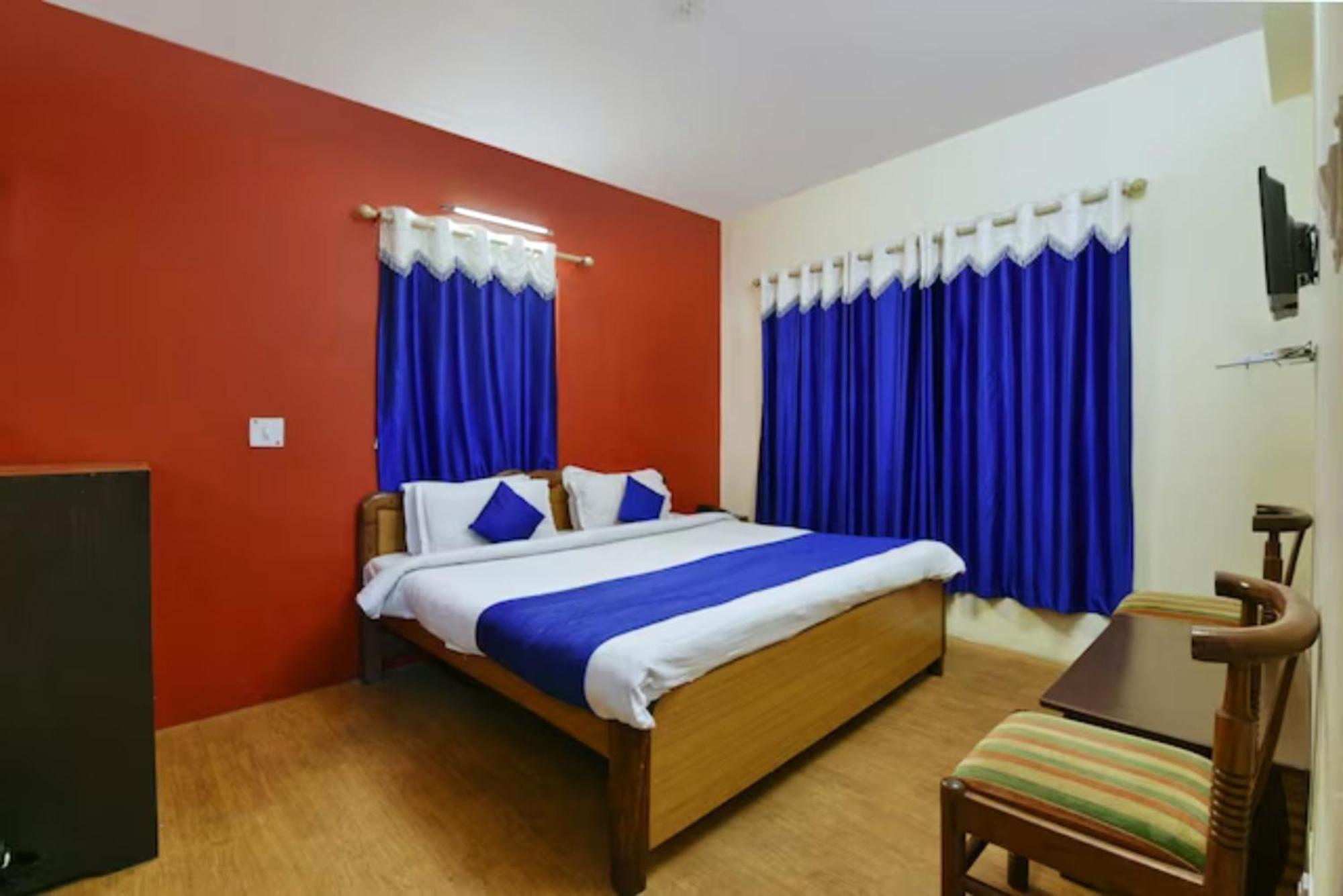 Goroomgo Chinar: Lakeside Retreat On Nainital's Mall Road