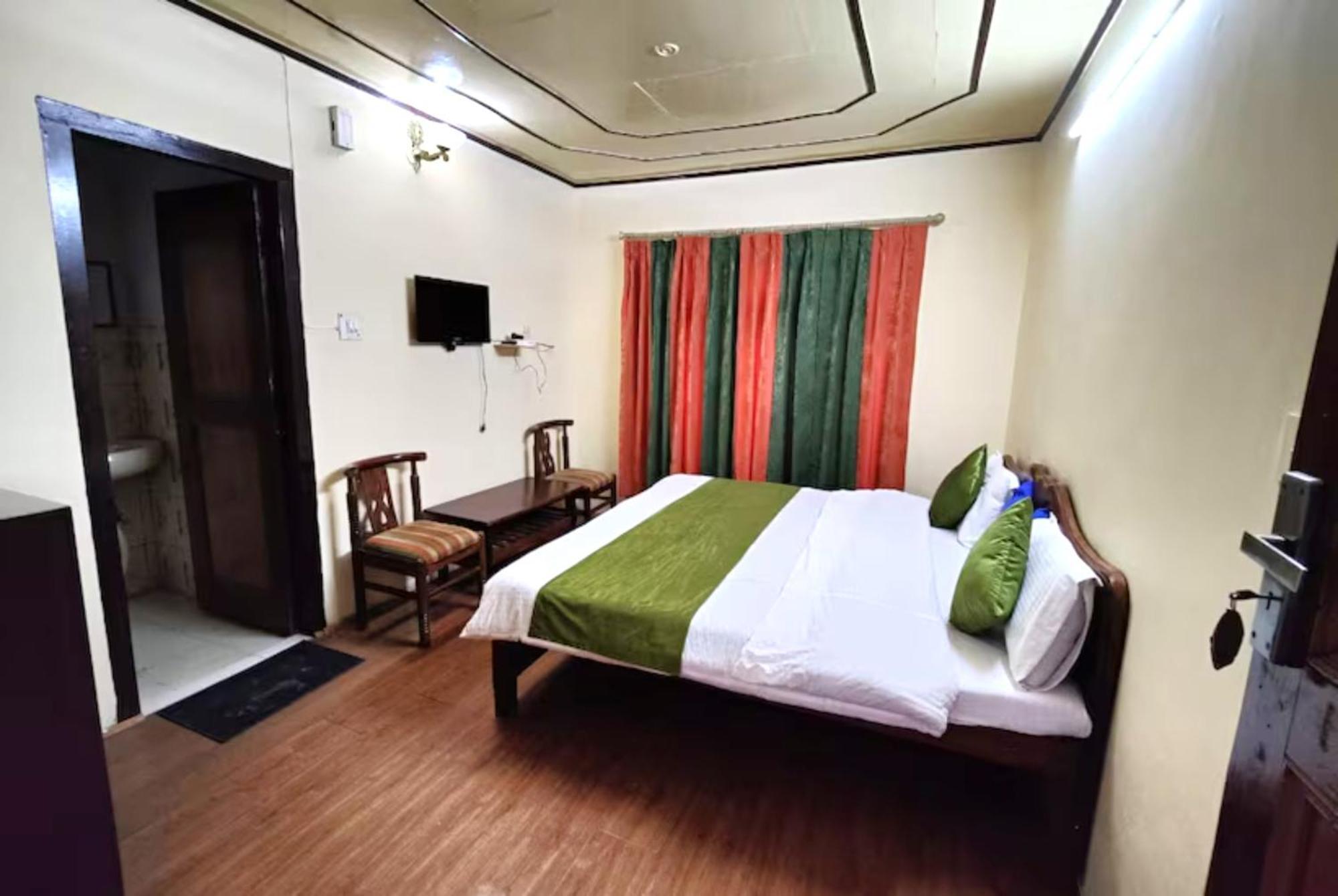 Goroomgo Chinar: Lakeside Retreat On Nainital's Mall Road 3* Nainital