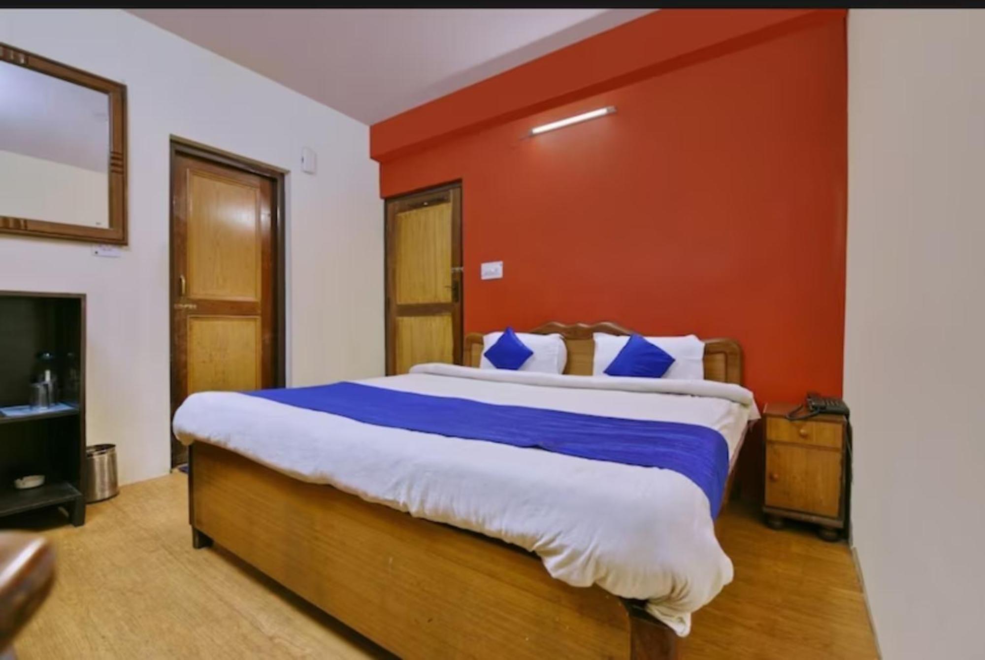 Goroomgo Chinar: Lakeside Retreat On Nainital's Mall Road Hotel